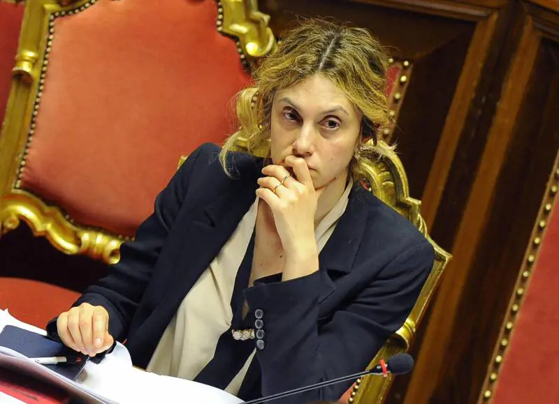 Il ministro Madia: "Licenziare i dipendenti che falsificano le presenze"