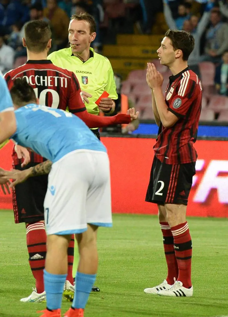 Milan, il mercato si finanzia con le cessioni: De Sciglio e Bacca i sacrificati?