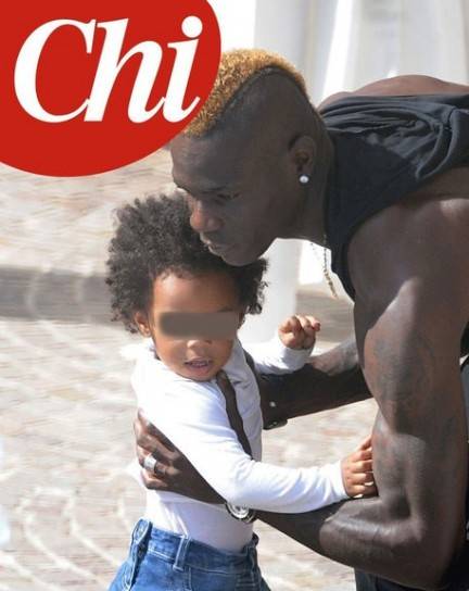 Mario Balotelli con la figlia Pia