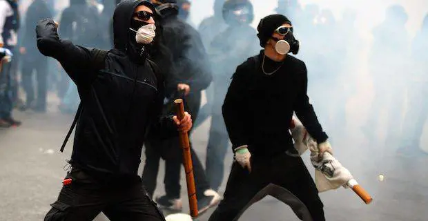 Ora i black bloc ci prendono in giro