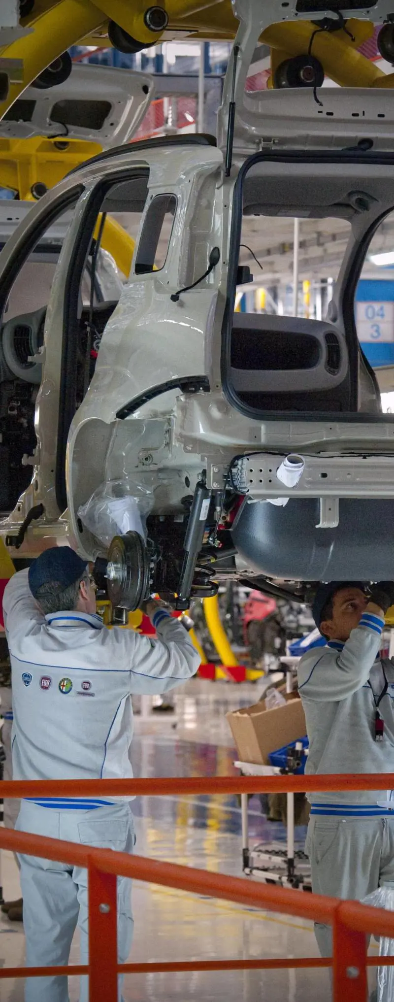 Le famiglie riscoprono l'auto: +24%