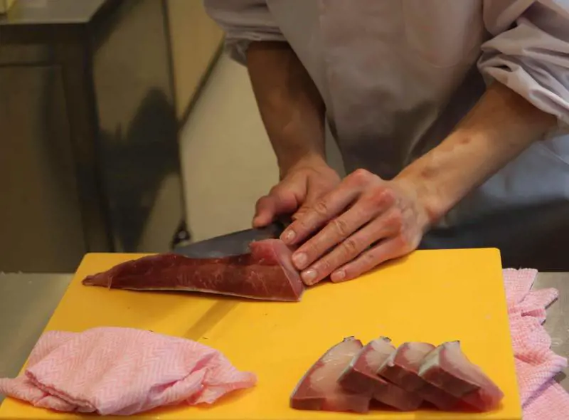 Cucine troppo piccole e poca igiene nei bagni: l'Asl entra nei ristoranti