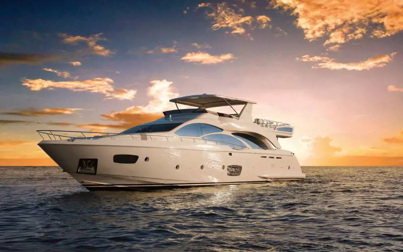 La capitale degli yacht in crisi Solo i super-ricchi stranieri salvano il posto ai nostri operai