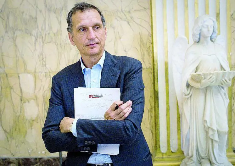 Governo in pressing sulla rete Telecom: dopo Cdp spunta Enel