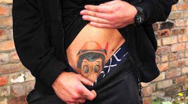 Lo scandaloso tatuaggio di Pinocchio