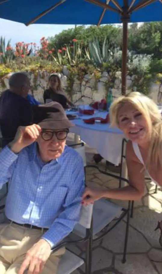 Paola Ferrari va a Cannes e colleziona selfie coi vip