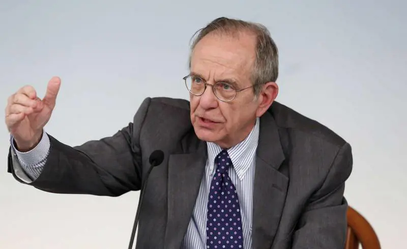 Padoan svela la manovra: via la Tasi agli inquilini. Doccia fredda Ocse sul Pil