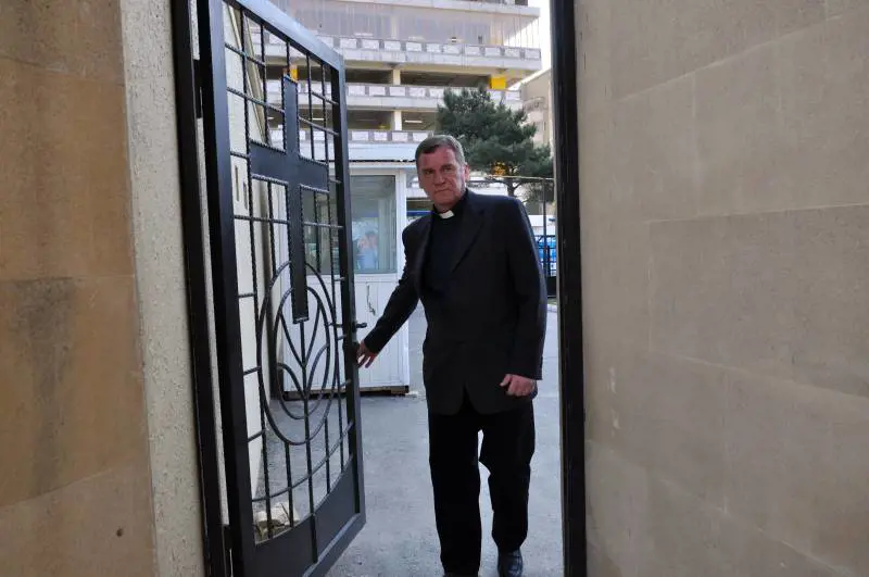 L'ingresso della chiesa cattolica di Baku che fu distrutta da Stalin negli anni Venti 