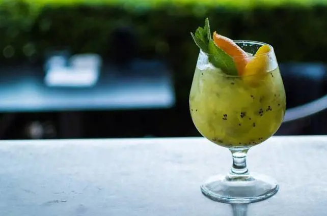 Beve un drink con gli amici: 16enne muore per choc anafilattico