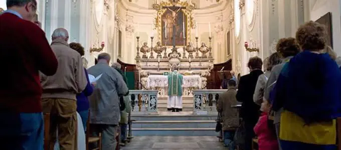 Rovigo, ragazzo disabile "disturba" le cresime, il vescovo lo caccia dalla chiesa