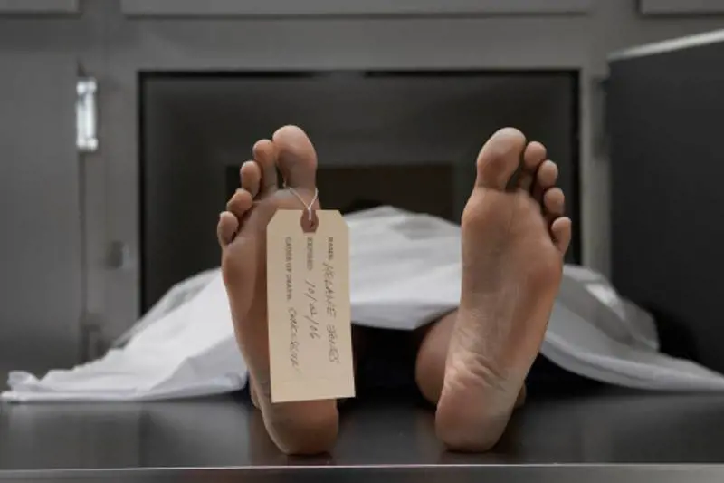 Il medico la dichiara morta, 92enne si risveglia in una cella frigorifera