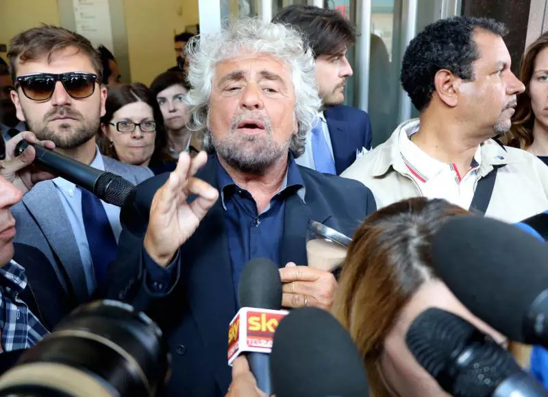 La purga romana ora spacca il M5S. Pd: "Norme contro la democrazia"