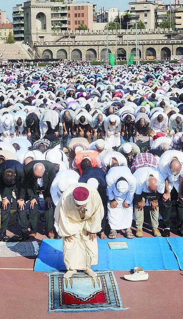 Islamici, raffica di ordinanze «Pd e leghisti uguali nei fatti»