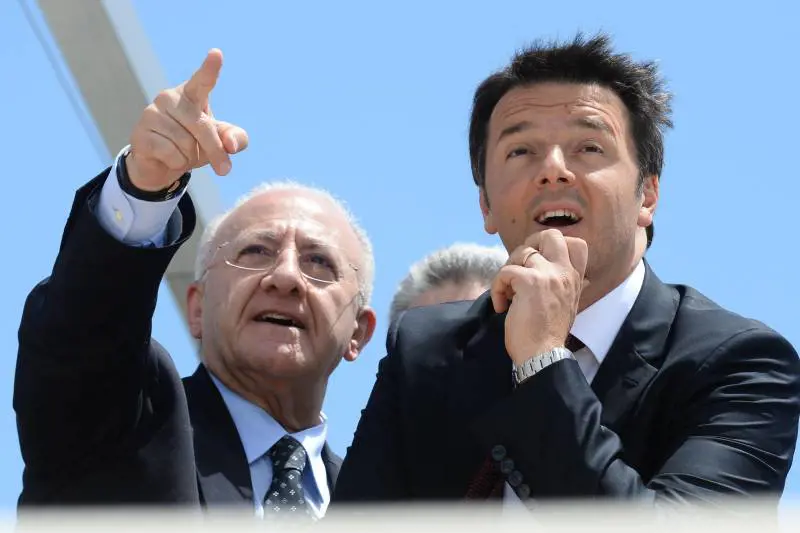 Campania, sospeso il governatore De Luca