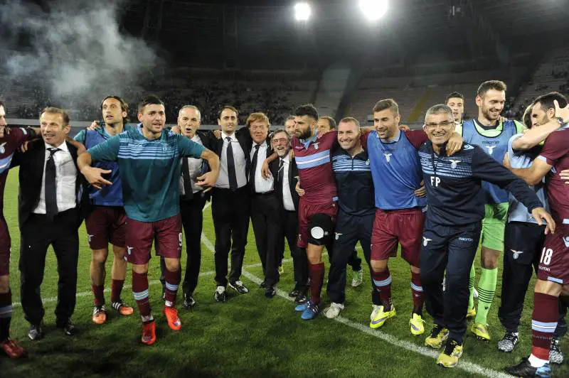 L'esultanza della Lazio per la qualificazione in Champions