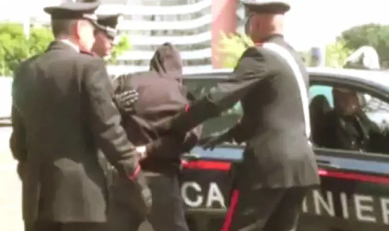 Roma, ghanese prende a sprangate una donna