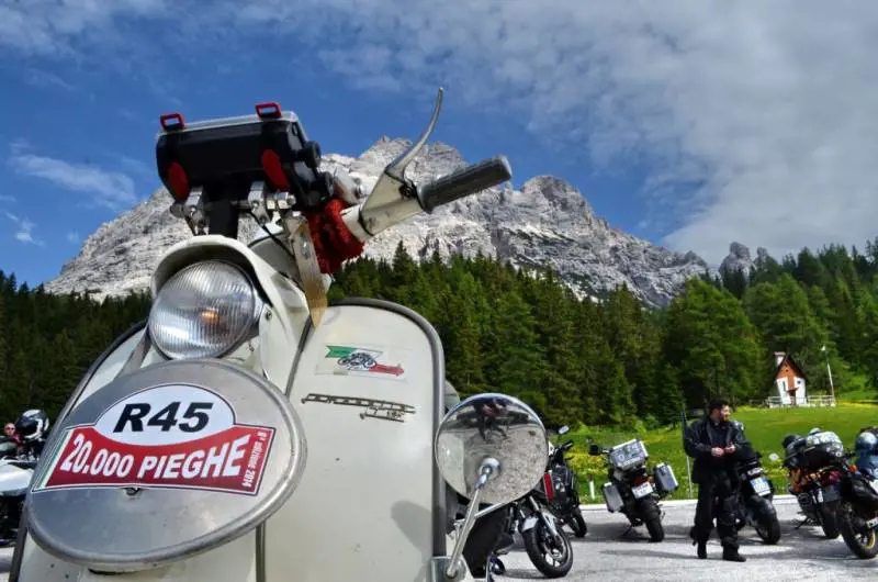 "Ventimila pieghe" sulle strade: è il bello delle moto