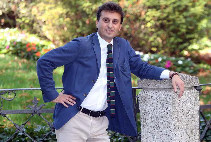 Attacca Buonanno: "Pagliaccio da circo"