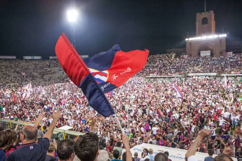 Bologna di nuovo in A dopo un anno. Soffre col Pescara, basta l'1-1 in casa