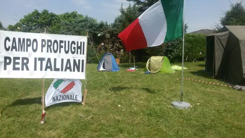 Udine, la destra organizza campo profughi per italiani