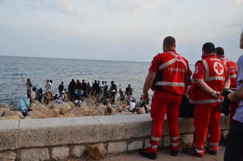 La Francia ha chiuso la frontiera: immigrati respinti a Ventimiglia