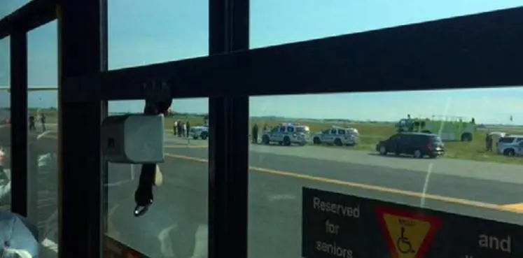 Aereo Alitalia circondato dalla polizia di New York