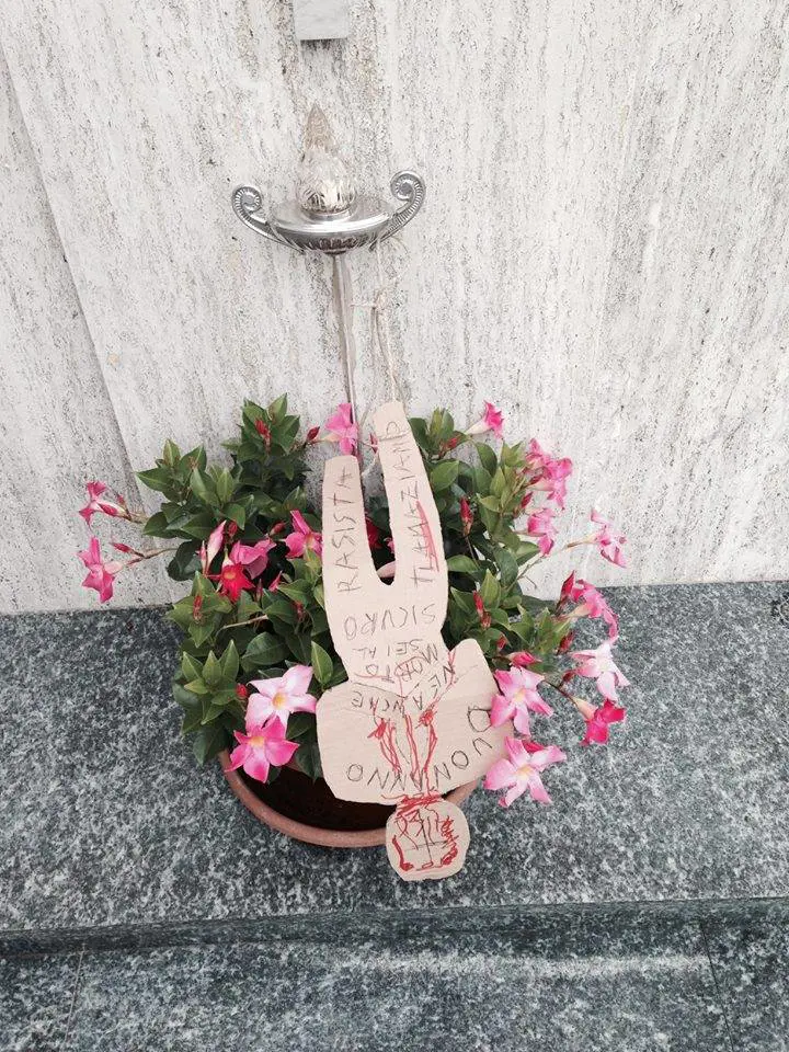 Buonanno minacciato di morte: insulti sulla tomba dei familiari