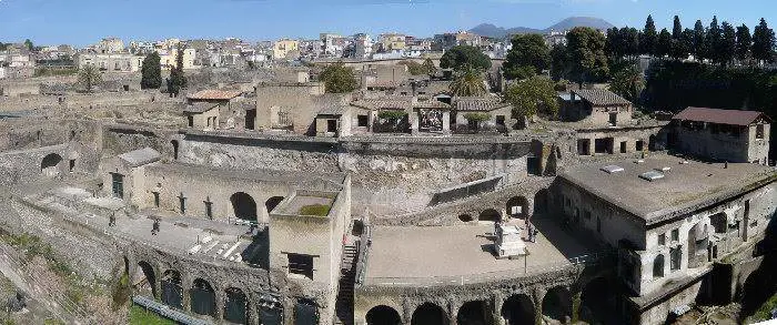 Il nuovo piano per i migranti: custodi e assistenti a Pompei