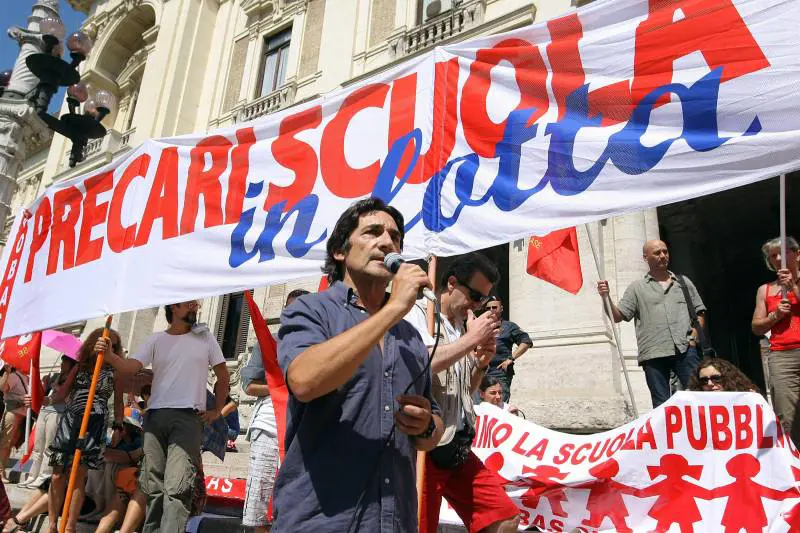 Scuola, più di 71mila le domande di assunzione