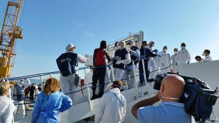 Migranti, il Colle chiama l'Ue "Serve contributo dell'Europa"