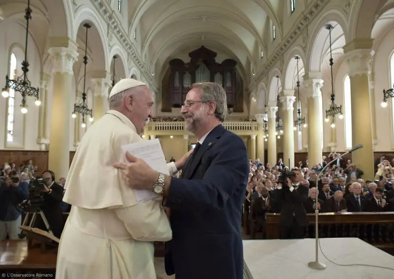 Storica visita del Papa nel tempio valdese di Torino