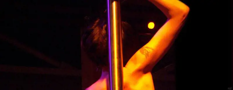 Calabria, lap dance e gratta e vinci pagati con i rimborsi