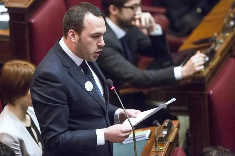 "Sauditi finanziano l'Isis". Ma ora Di Stefano vola a Riad