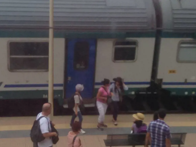Quel treno delle vacanze preso in ostaggio dalle rom