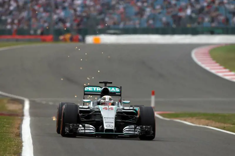 F1, a Silverstone Hamilton in pole