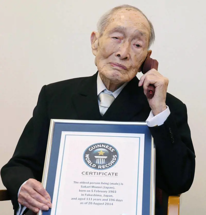 Sakari Momoi in una foto scattata il 20 agosto 2014, per il conferimento del Guinness