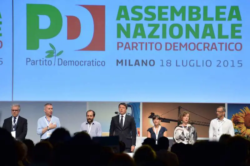 Gufi in picchiata su Renzi: "Riprediamoci il Pd"