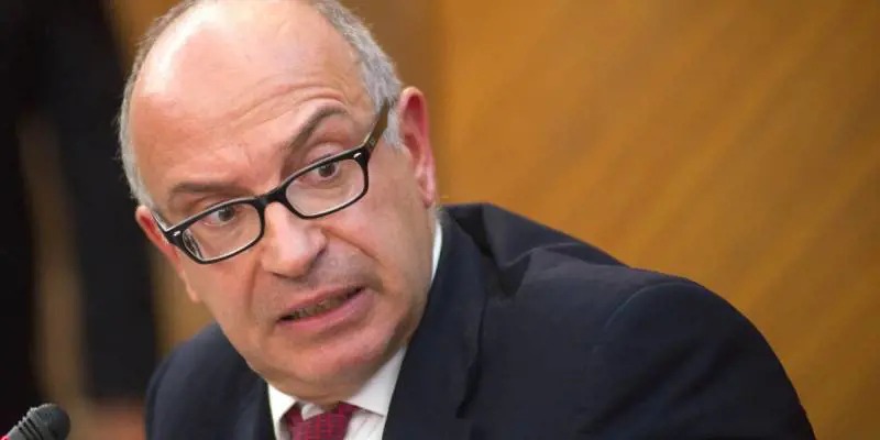 Gutgeld studia i tagli alla sanità: "Così risparmiamo 10 miliardi"