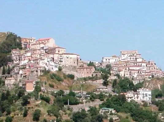 Ordinanza del sindaco: "Vietato morire"