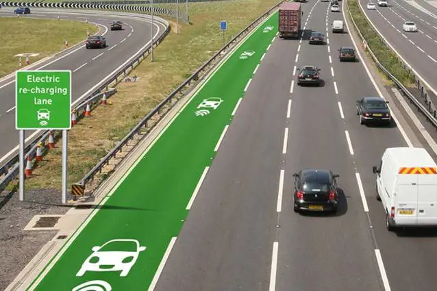 In autostrada arriva  la corsia di ricarica ​per le auto elettriche