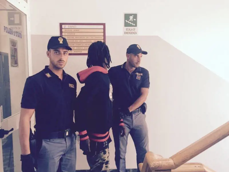 Ventenne stuprata in spiaggia: fermato un senegalese a Rimini