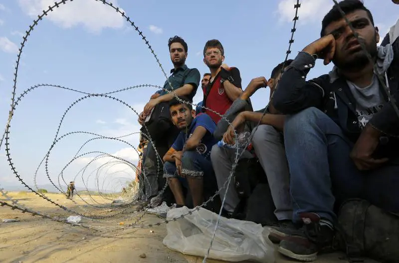 La Slovenia fa scorte di filo spinato per bloccare l'arrivo dei migranti