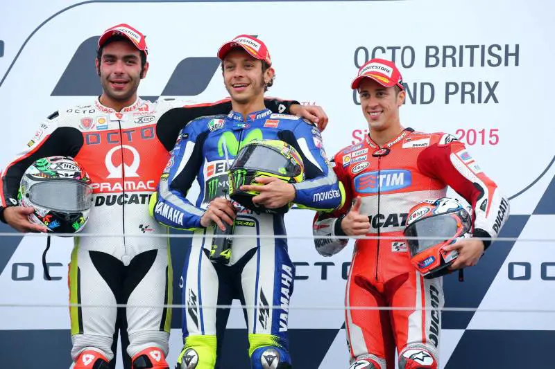 MotoGp, Valencia: tutti gli "aiutini" in pista per Rossi e Lorenzo