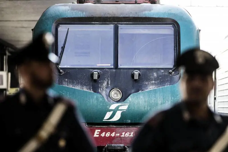 Atti sessuali osceni sul treno, condannato a 10 mesi
