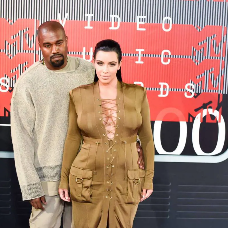 Kim Kardashian, pancione in mostra ai VMA