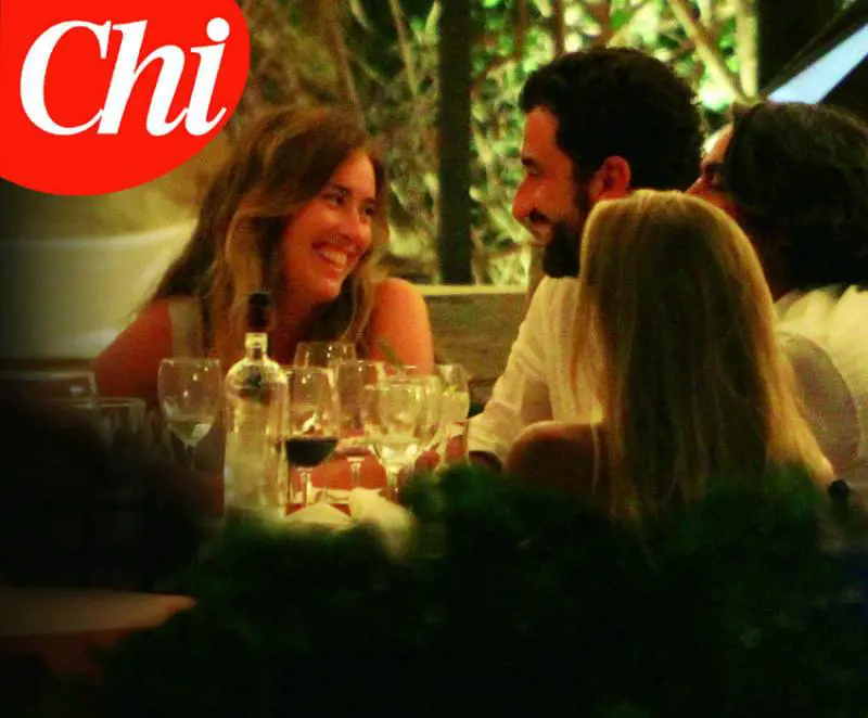 Formentera, la dolce vita della Boschi: beccata a cena con un avvocato