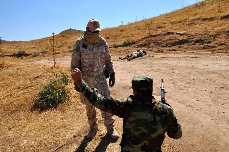 Un finto cadavere imbottito di esplosivo