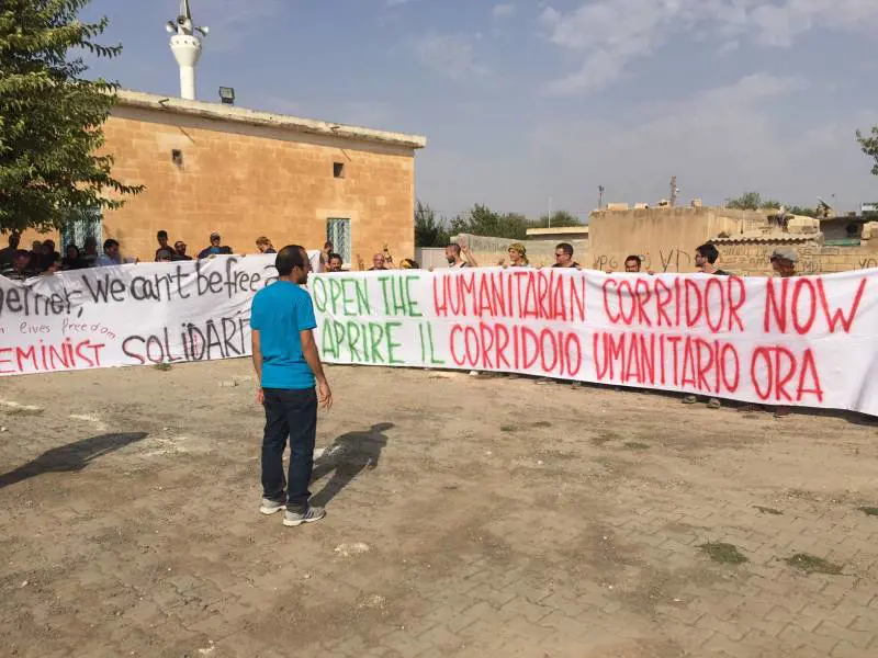Il governo turco impedisce alla delegazione italiano l'ingresso a Kobane 