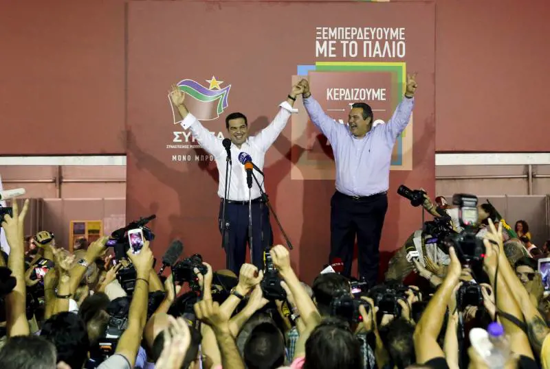 Alexis Tsipras sul palco con Panos Kammenos