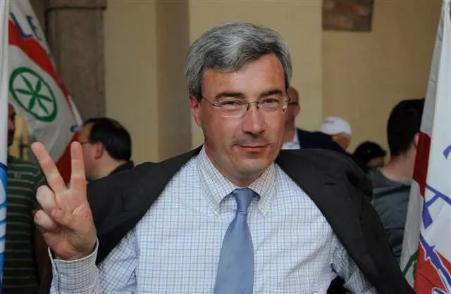 Treviglio, si dimette il sindaco-prof: "Non ho mai preso la laurea"